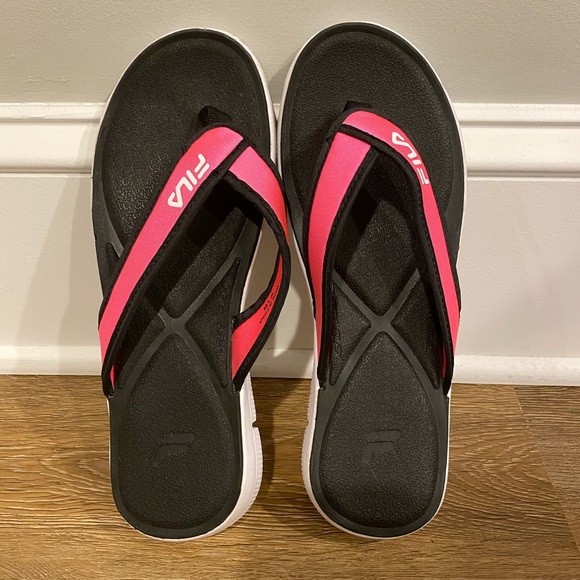 Fila Shoes - Women’s size 8, Fila flip flops, new without tags